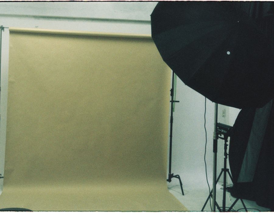Fond de prise de vue et éclairage du studio classique